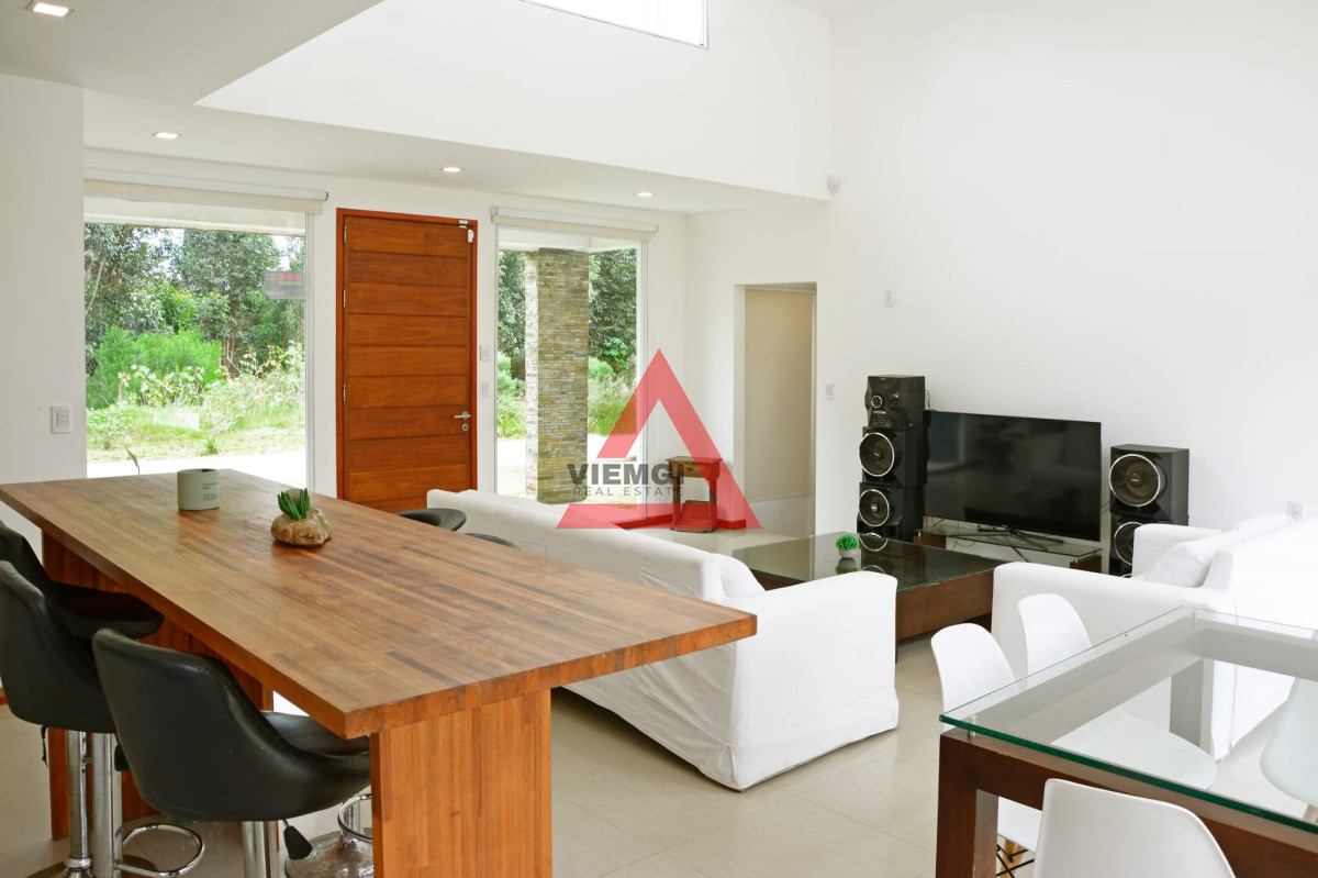 Casa ID.241 - Hermosa casa en venta de 3 dormitorios. 