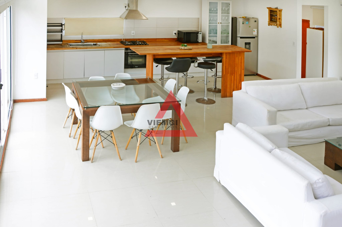 Casa ID.241 - Hermosa casa en venta de 3 dormitorios. 