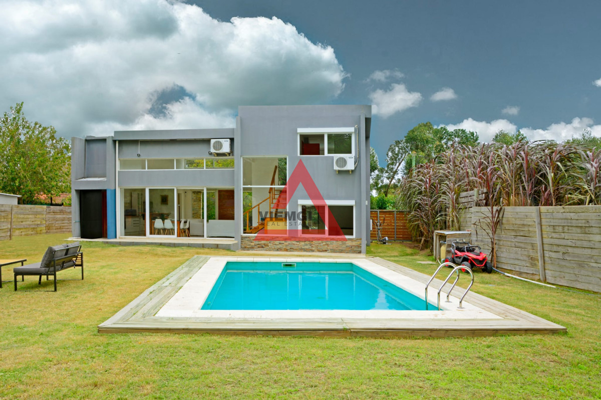 Casa ID.241 - Hermosa casa en venta de 3 dormitorios. 