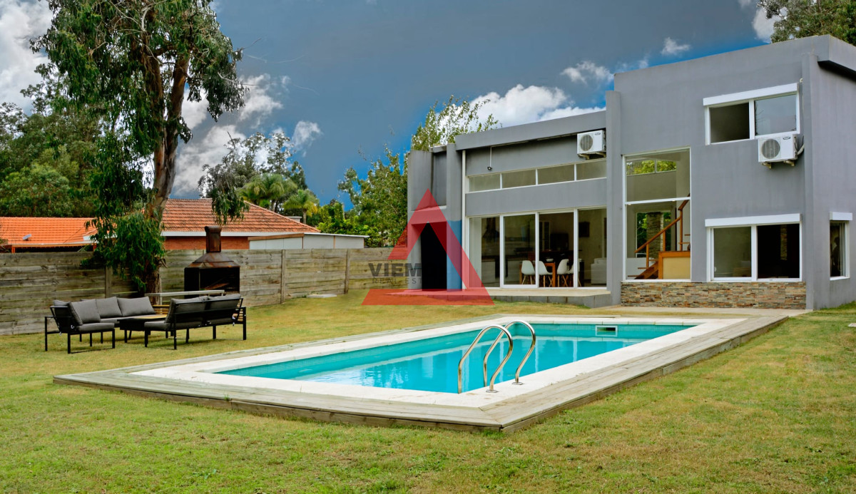 Casa ID.241 - Hermosa casa en venta de 3 dormitorios. 