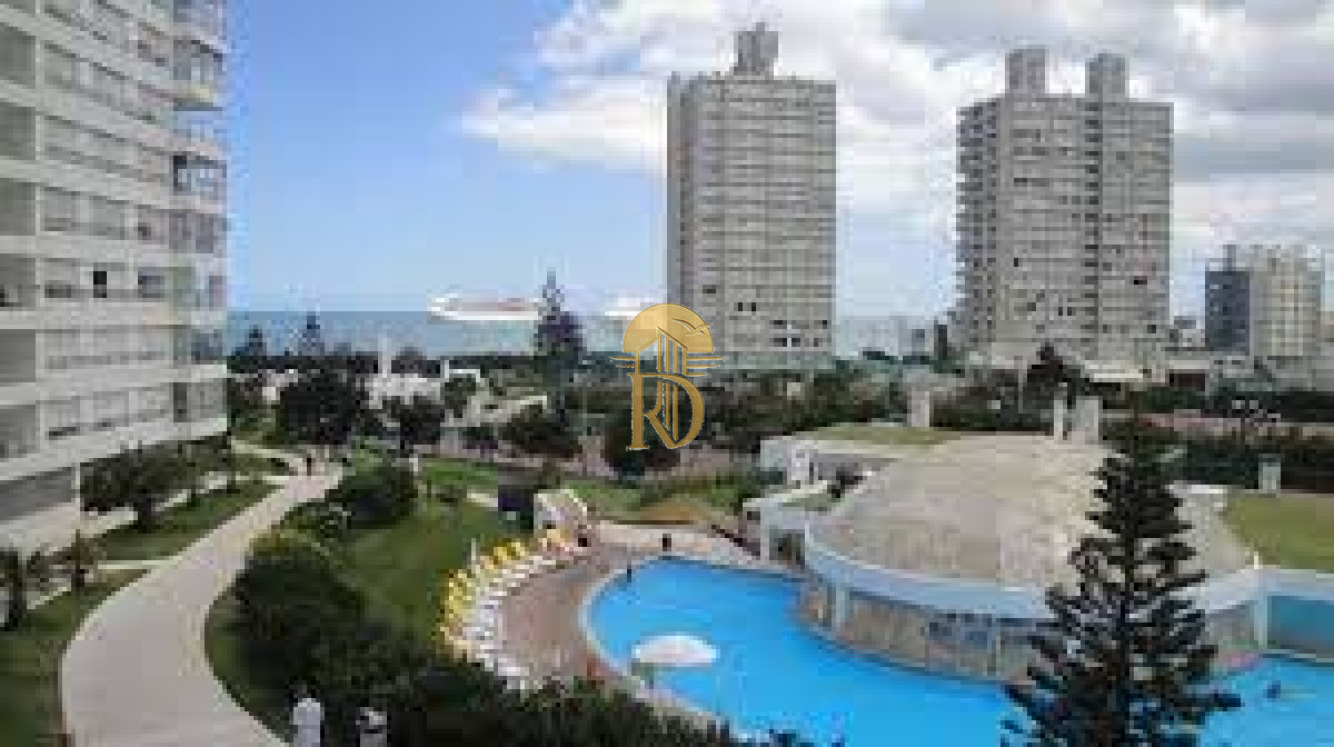 Apartamento de 3 dormitorios en venta, con servicios.  Lincoln Center Punta del Este -id-981-17