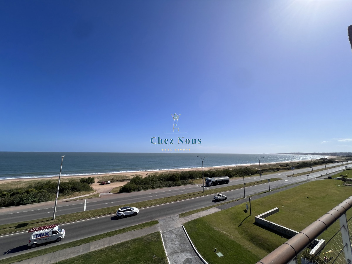 Apartamento ID.322 - Hermoso apartamento en venta 4 dormitorios. Frente al mar Punta del Este. 