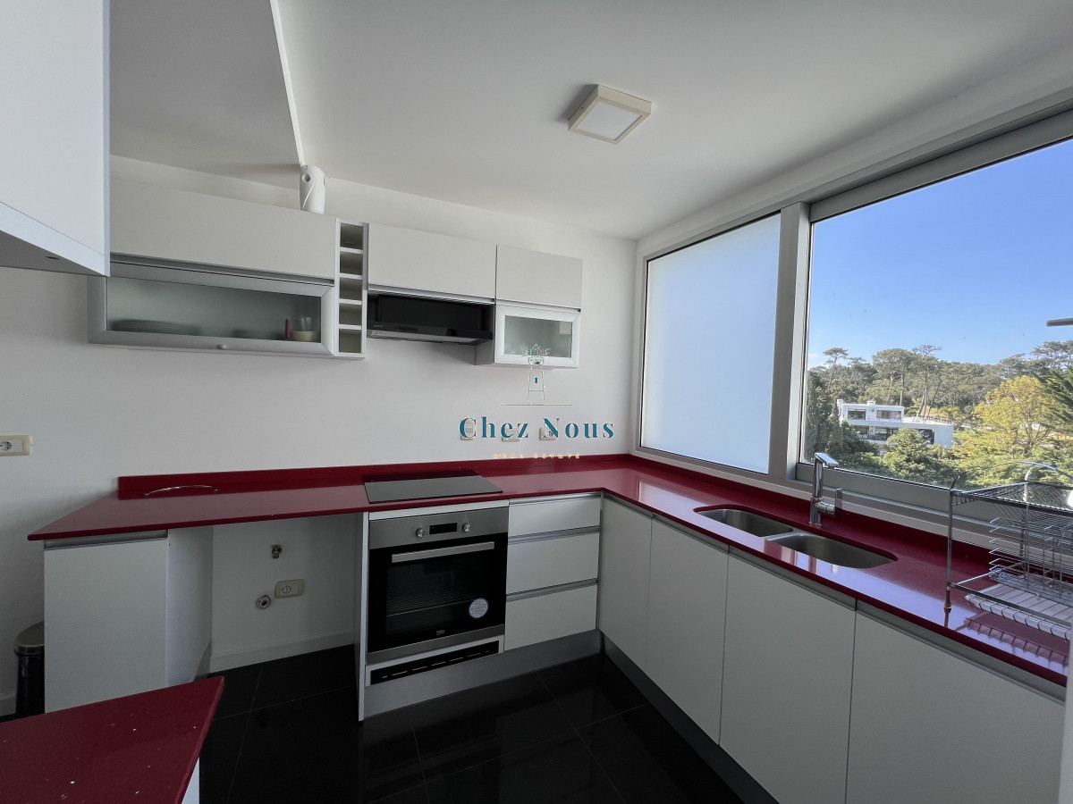 Apartamento ID.322 - Hermoso apartamento en venta 4 dormitorios. Frente al mar Punta del Este. 