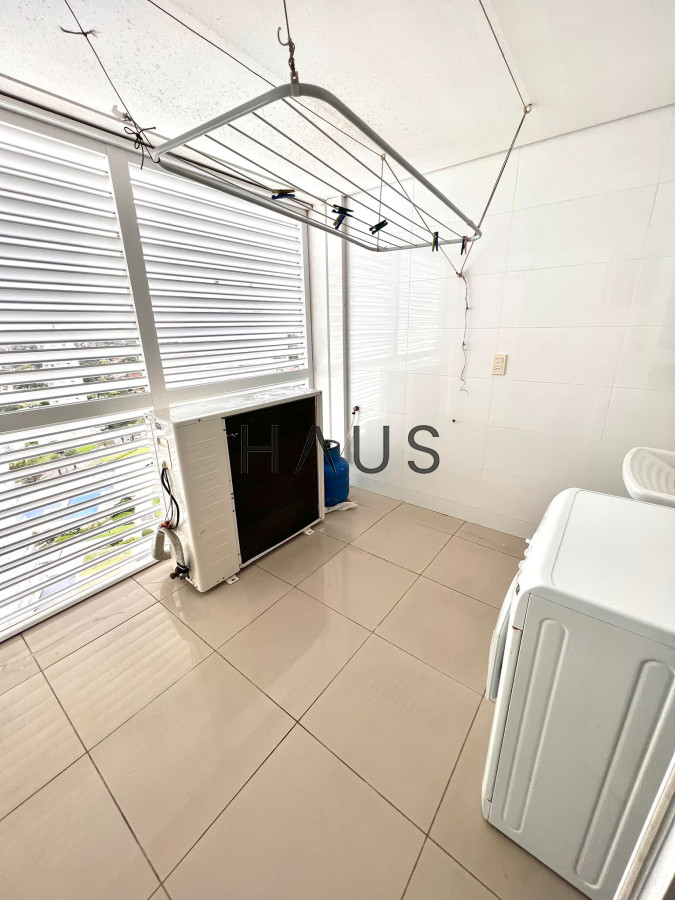 Apartamento ID.605 - Apartamento en alquiler anual Aquarela 2 dormitorios y dependencia. Punta del Este