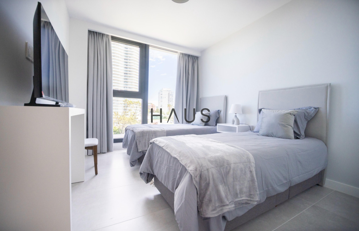 Apartamento ID.604 - Venetian en Alquiler de verano 2026 tres suites y dependencia. Punta del Este 