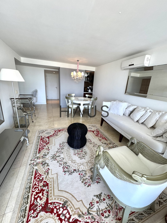 Apartamento ID.715 - Apartamento de 1 dormitorio en venta. Punta del Este. Torre Yoo