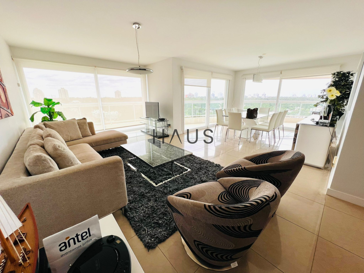 Apartamento ID.605 - Apartamento en alquiler anual Aquarela 2 dormitorios y dependencia. Punta del Este