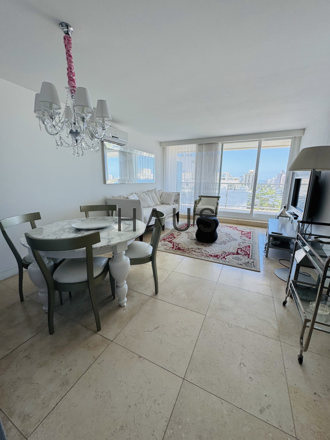 Apartamento ID.715 - Apartamento de 1 dormitorio en venta. Punta del Este. Torre Yoo