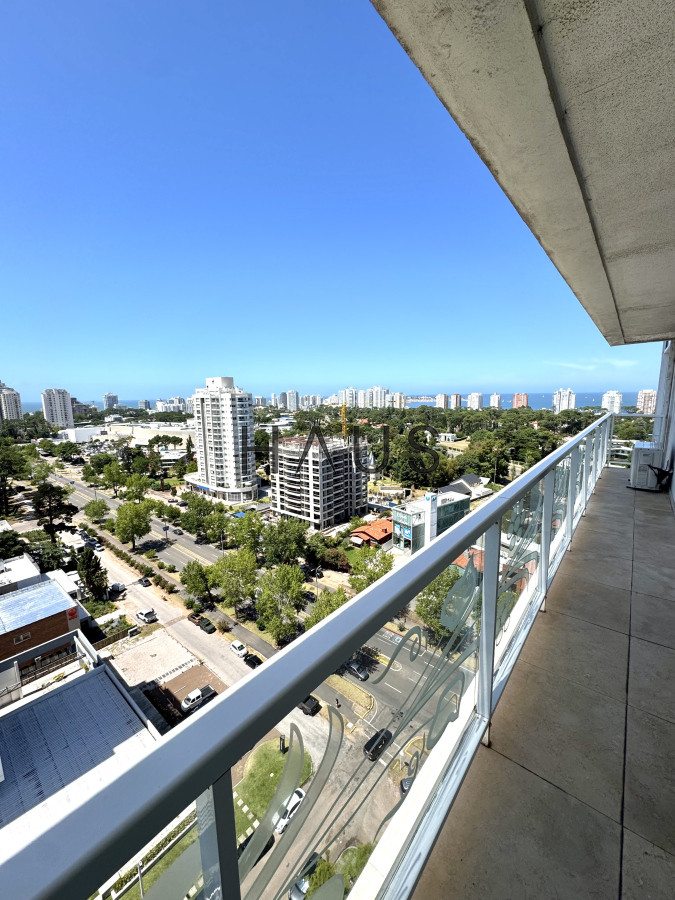Apartamento ID.715 - Apartamento de 1 dormitorio en venta. Punta del Este. Torre Yoo