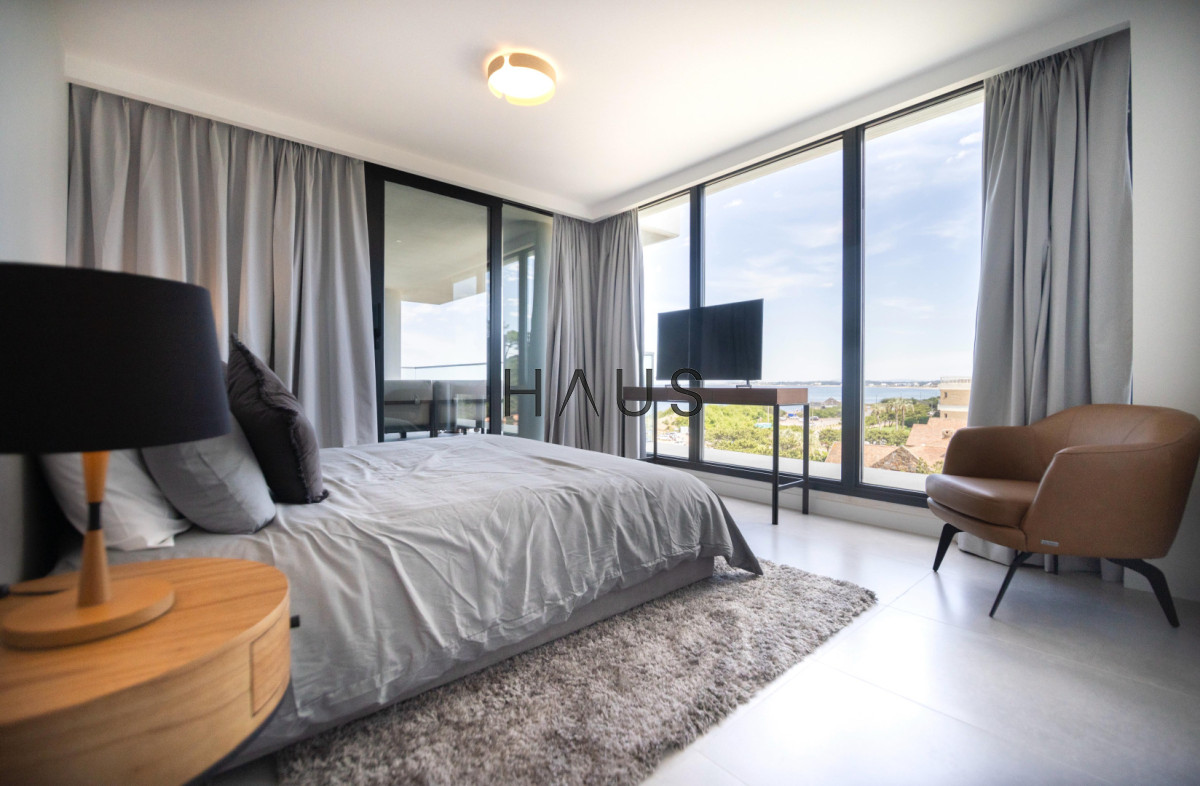 Apartamento ID.604 - Venetian en Alquiler de verano 2026 tres suites y dependencia. Punta del Este 