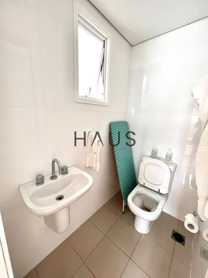 Apartamento ID.605 - Apartamento en alquiler anual Aquarela 2 dormitorios y dependencia. Punta del Este