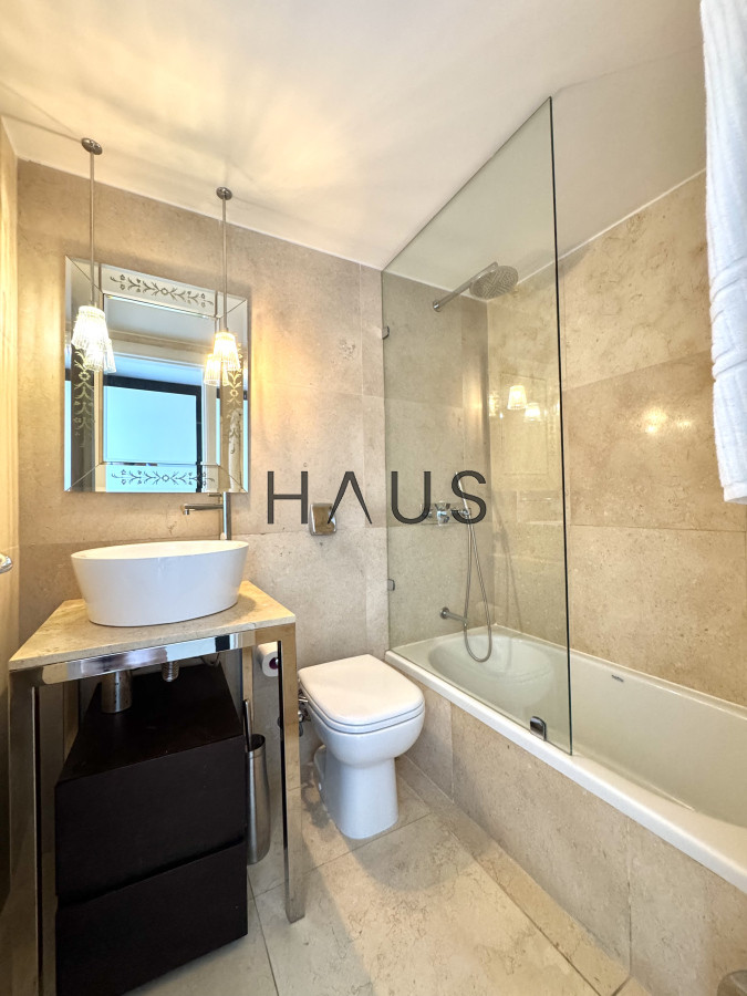 Apartamento ID.715 - Apartamento de 1 dormitorio en venta. Punta del Este. Torre Yoo