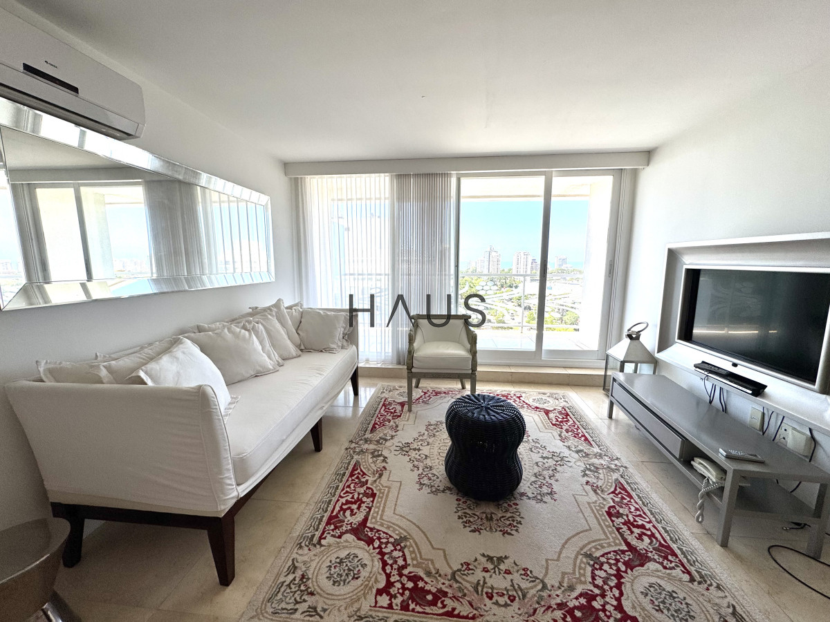 Apartamento ID.715 - Apartamento de 1 dormitorio en venta. Punta del Este. Torre Yoo