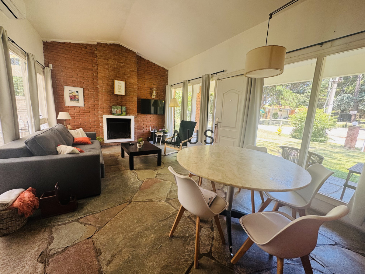 Casa ID.540 - Casa en venta de 2 dormitorios en Lugano Punta del Este