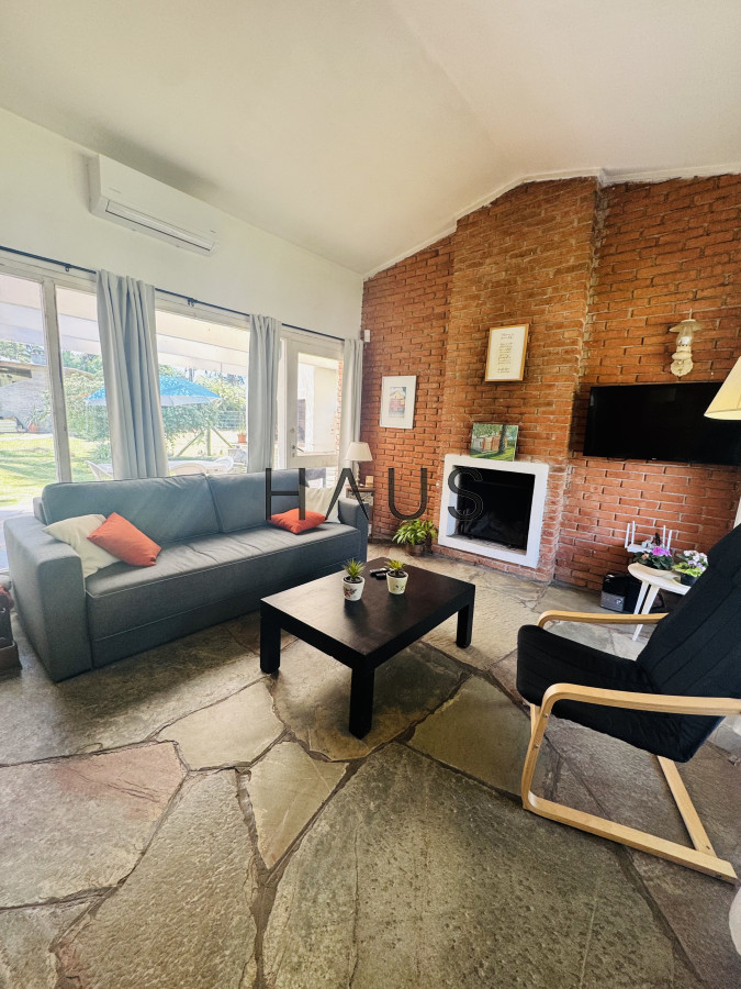 Casa ID.540 - Casa en venta de 2 dormitorios en Lugano Punta del Este