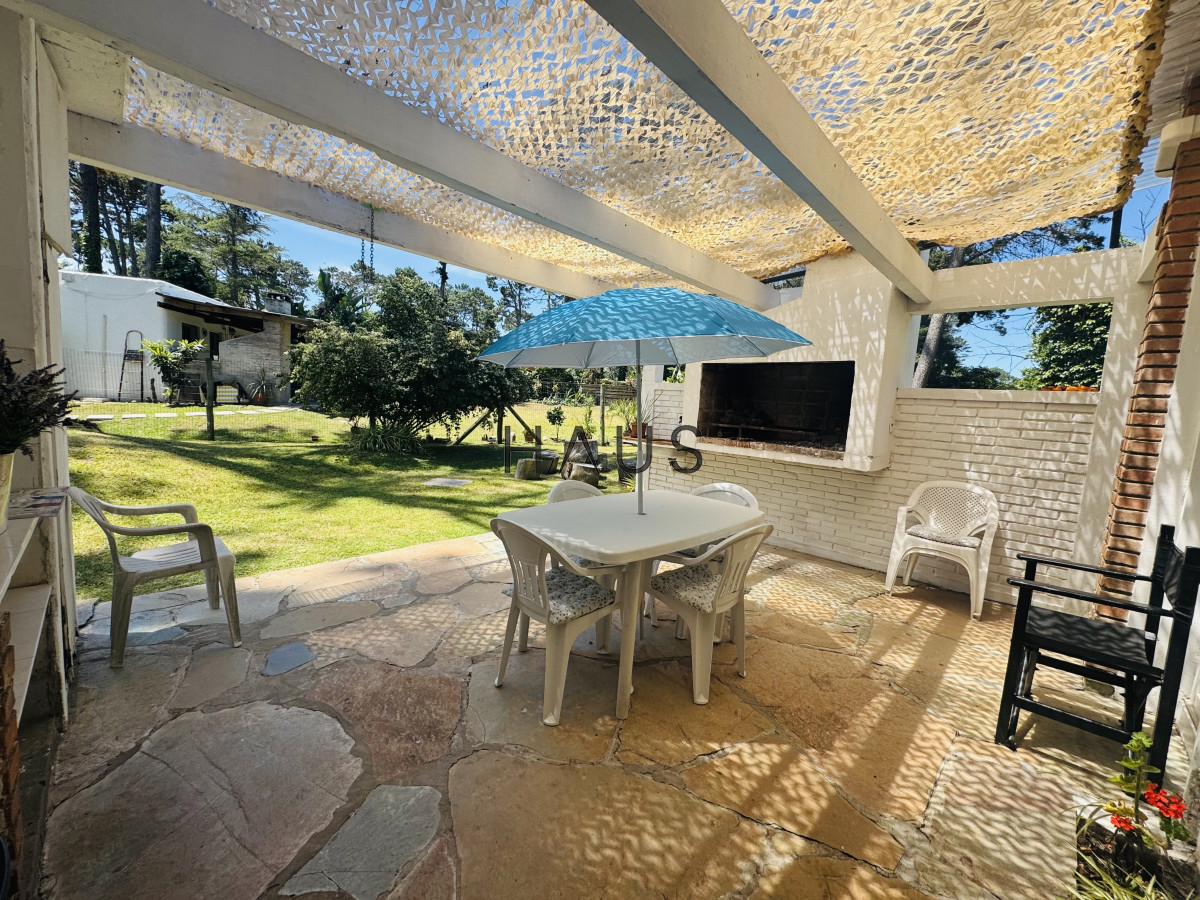 Casa ID.540 - Casa en venta de 2 dormitorios en Lugano Punta del Este