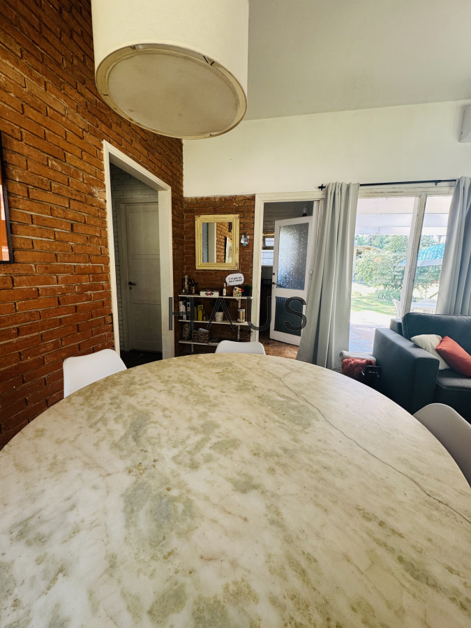 Casa ID.540 - Casa en venta de 2 dormitorios en Lugano Punta del Este