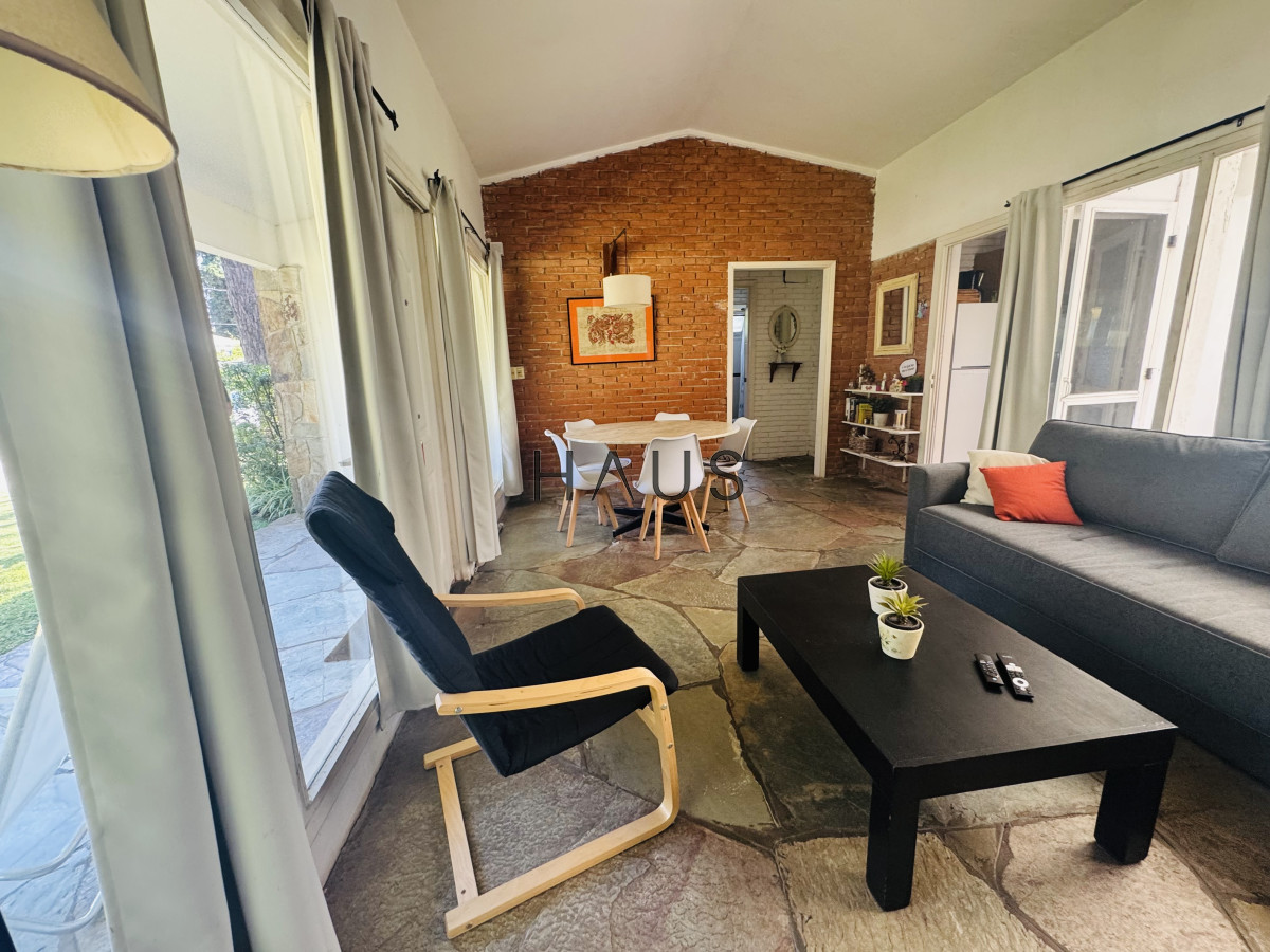 Casa ID.540 - Casa en venta de 2 dormitorios en Lugano Punta del Este