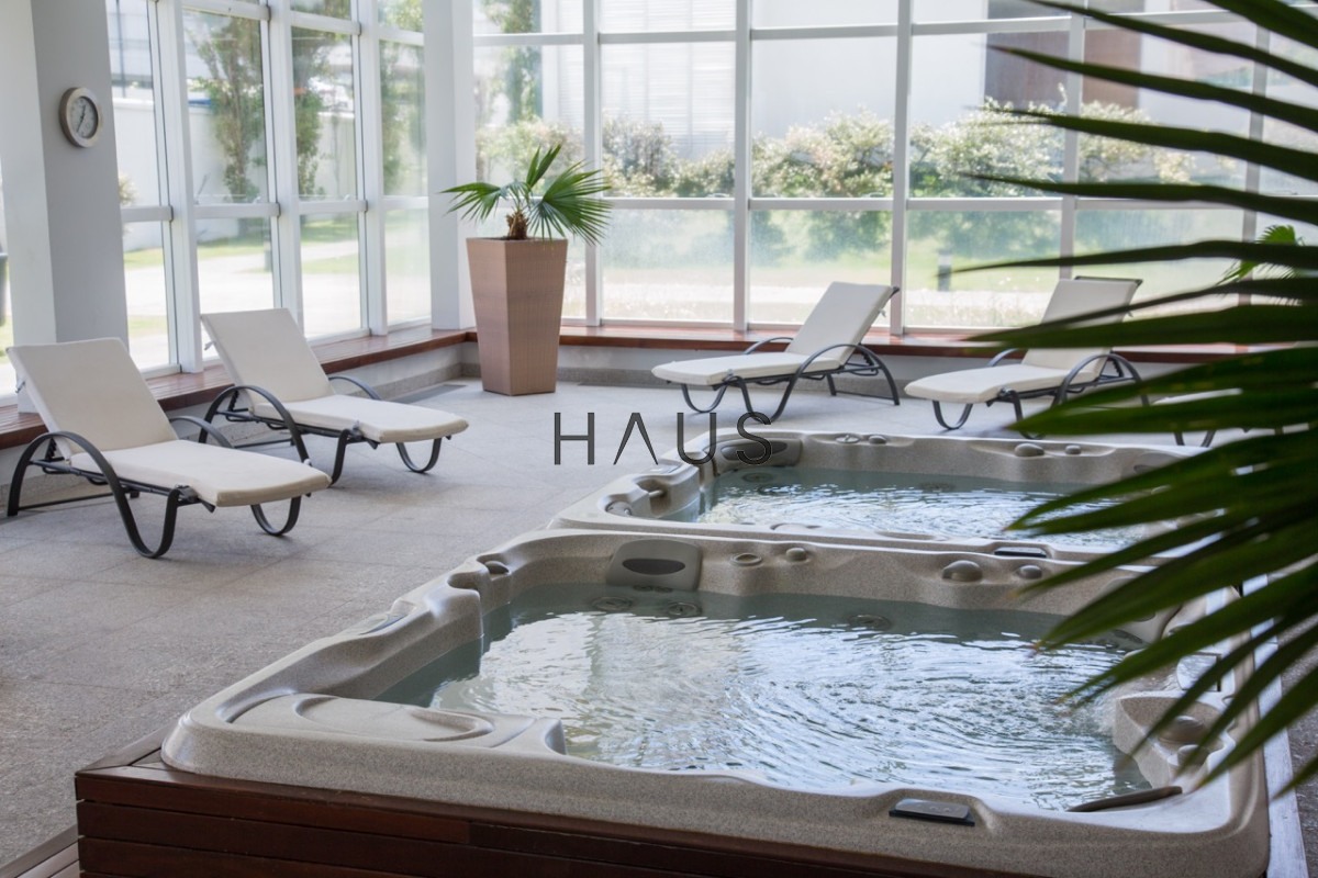 Apartamento ID.605 - Apartamento en alquiler anual Aquarela 2 dormitorios y dependencia. Punta del Este