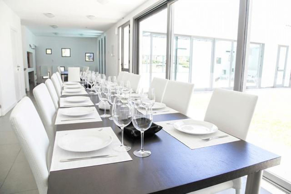 Apartamento ID.408 - Apartamento en venta 2 dormitorios Playa Brava. Chronos. Punta del Este