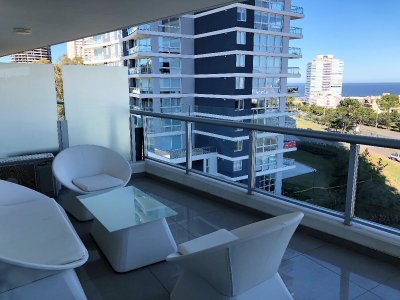 Apartamento Torre One   3 dormitorios en venta Punta del Este