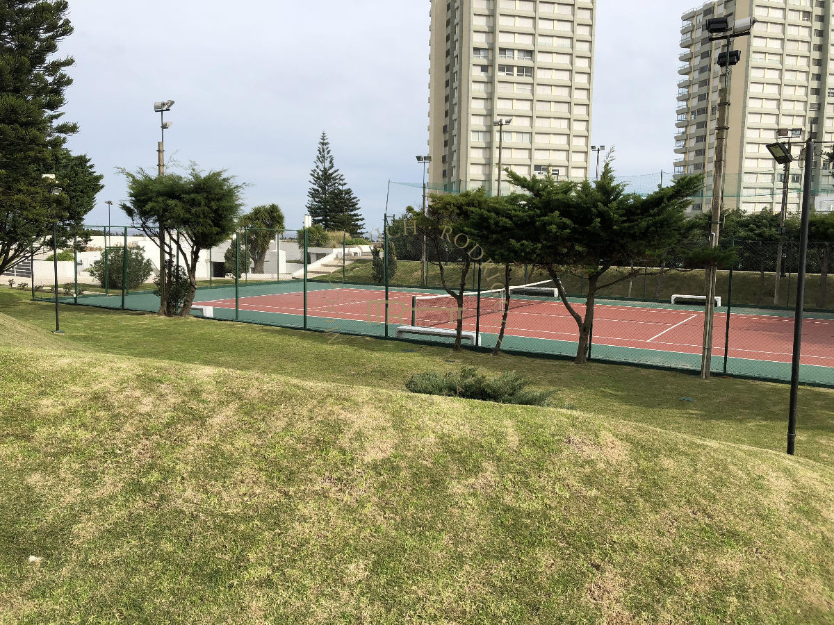 Apartamento ID.177 - Apartamento 2 dormitorios con piscina  - Playa Mansa Alquiler invernal