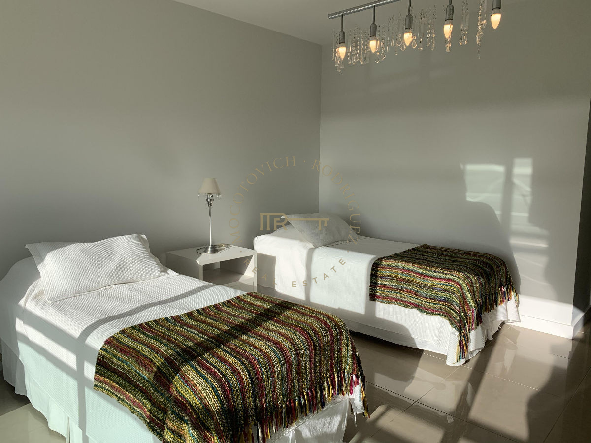 Apartamento ID.17 - Aquarela, 3 dormitorios en suite y dep. de servicio. Alquiler temporal.