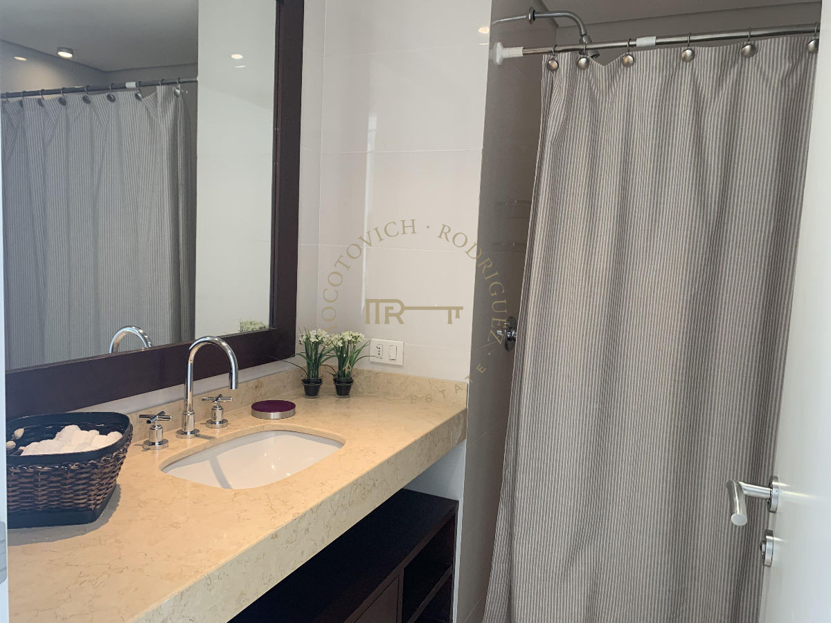 Apartamento ID.17 - Aquarela, 3 dormitorios en suite y dep. de servicio. Alquiler temporal.