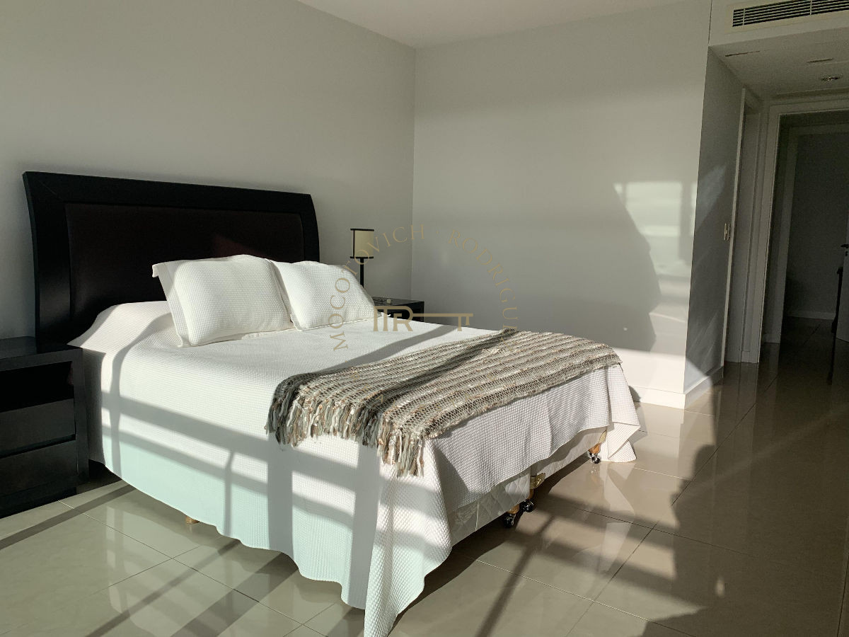 Apartamento ID.17 - Aquarela, 3 dormitorios en suite y dep. de servicio. Alquiler temporal.