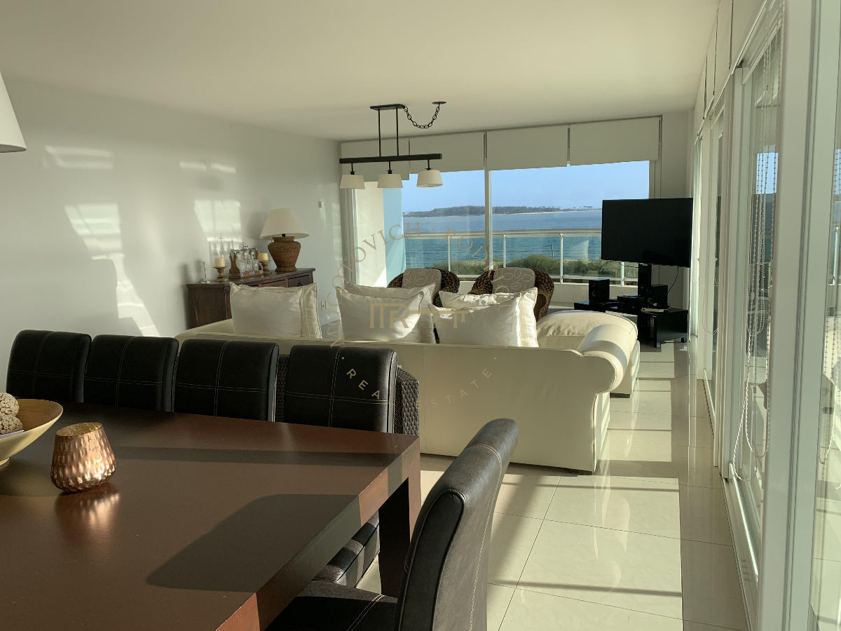 Apartamento ID.17 - Aquarela, 3 dormitorios en suite y dep. de servicio. Alquiler temporal.