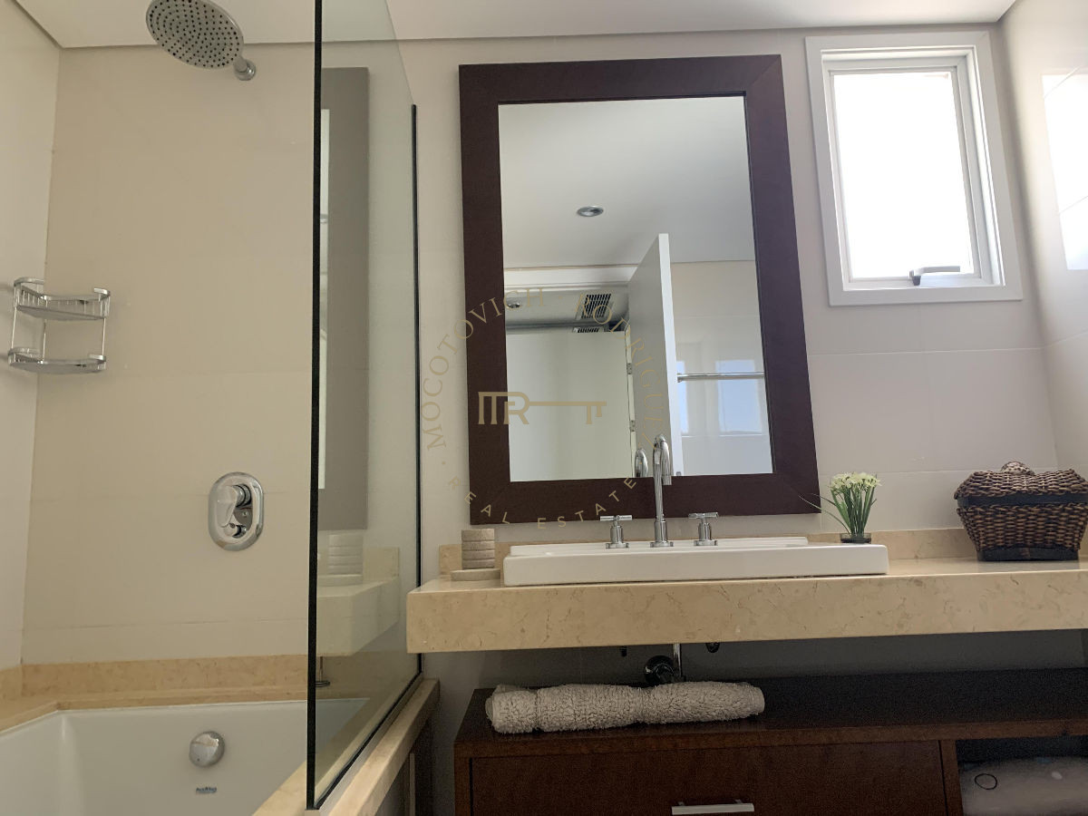 Apartamento ID.17 - Aquarela, 3 dormitorios en suite y dep. de servicio. Alquiler temporal.
