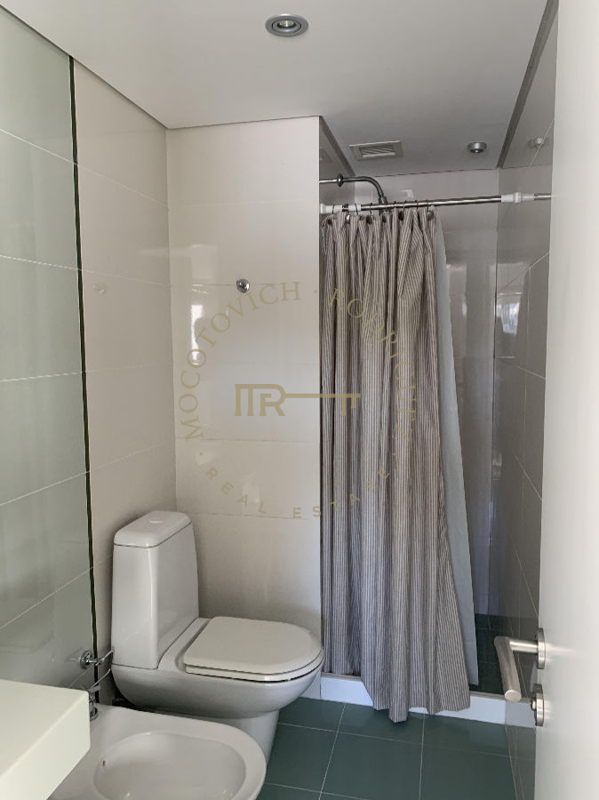 Apartamento ID.17 - Aquarela, 3 dormitorios en suite y dep. de servicio. Alquiler temporal.