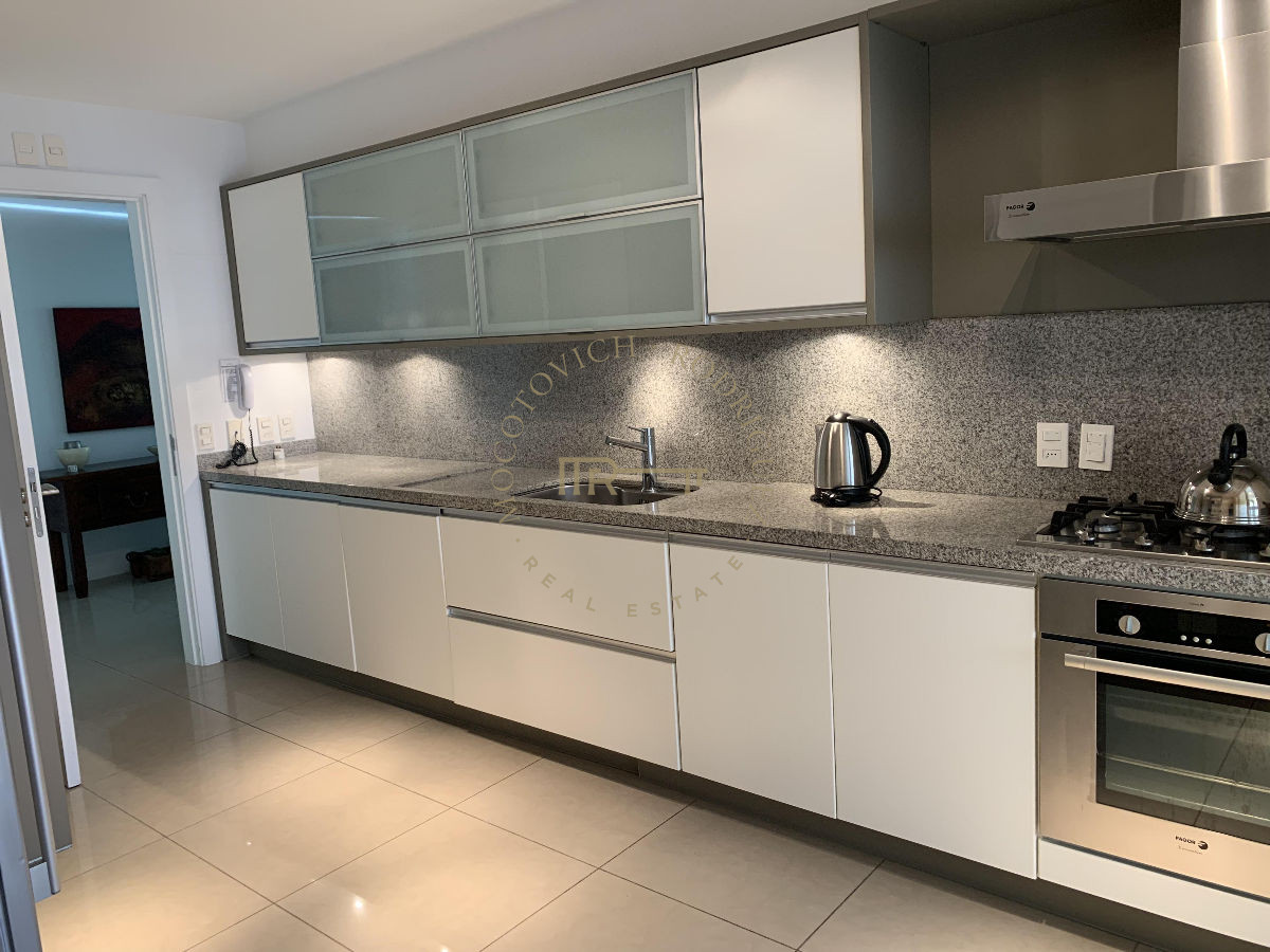 Apartamento ID.17 - Aquarela, 3 dormitorios en suite y dep. de servicio. Alquiler temporal.