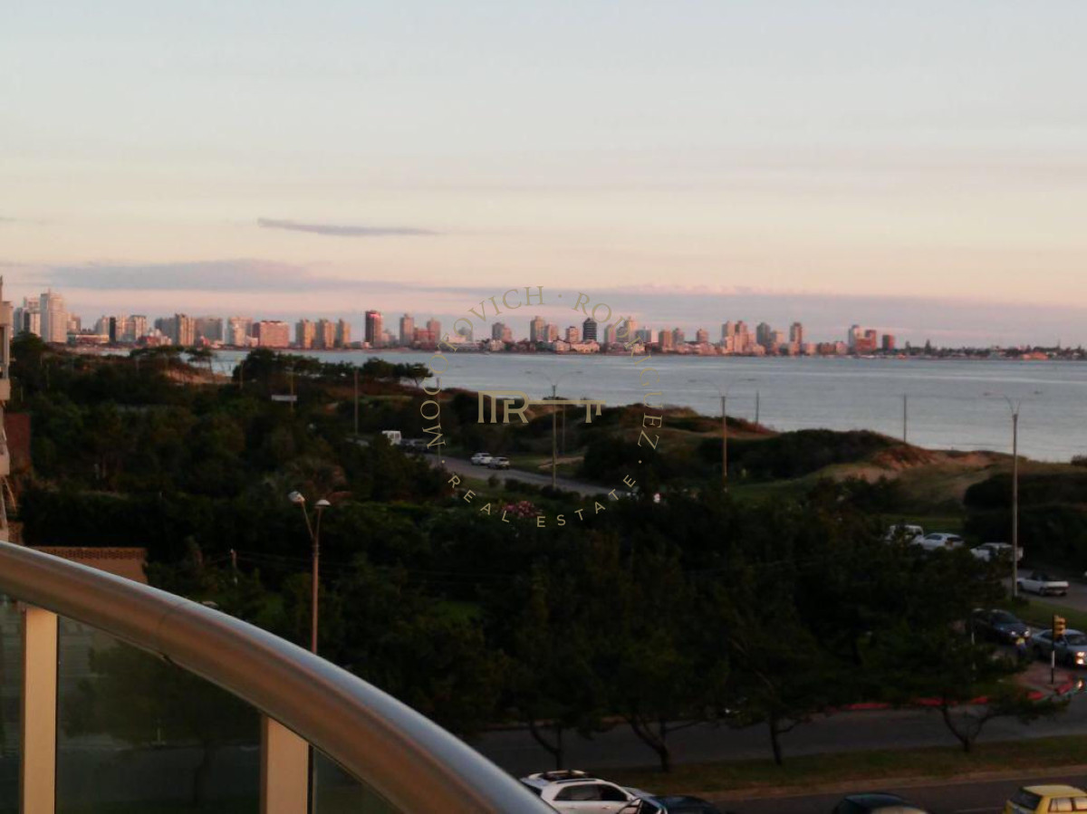 Apartamento ID.17 - Aquarela, 3 dormitorios en suite y dep. de servicio. Alquiler temporal.