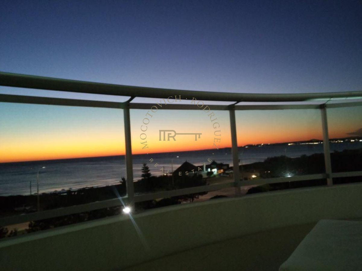 Apartamento ID.17 - Aquarela, 3 dormitorios en suite y dep. de servicio. Alquiler temporal.