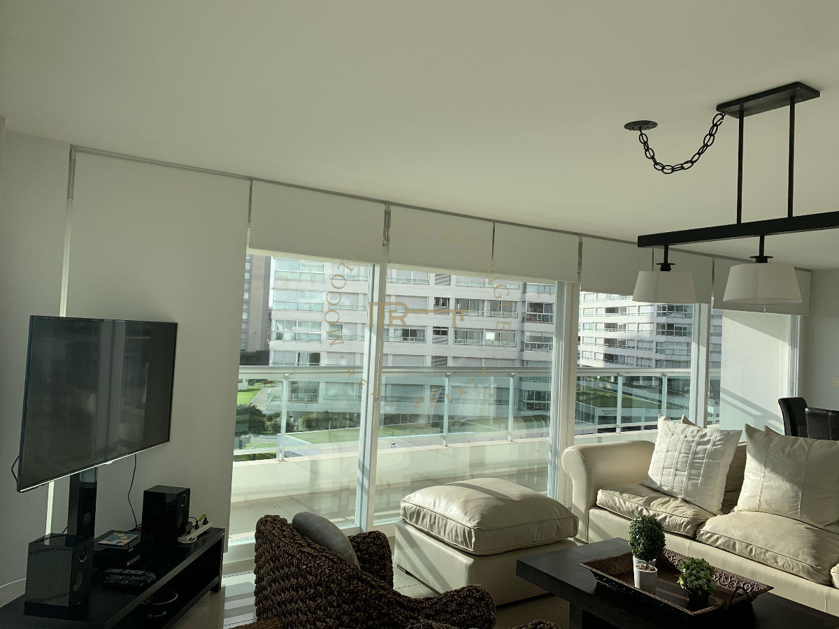 Apartamento ID.17 - Aquarela, 3 dormitorios en suite y dep. de servicio. Alquiler temporal.