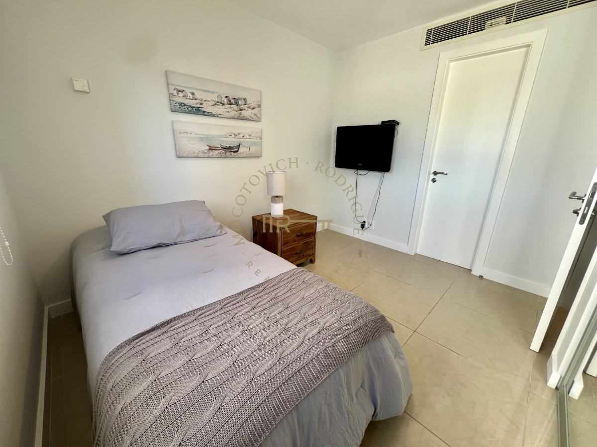 Apartamento ID.17 - Aquarela, 3 dormitorios en suite y dep. de servicio. Alquiler temporal.