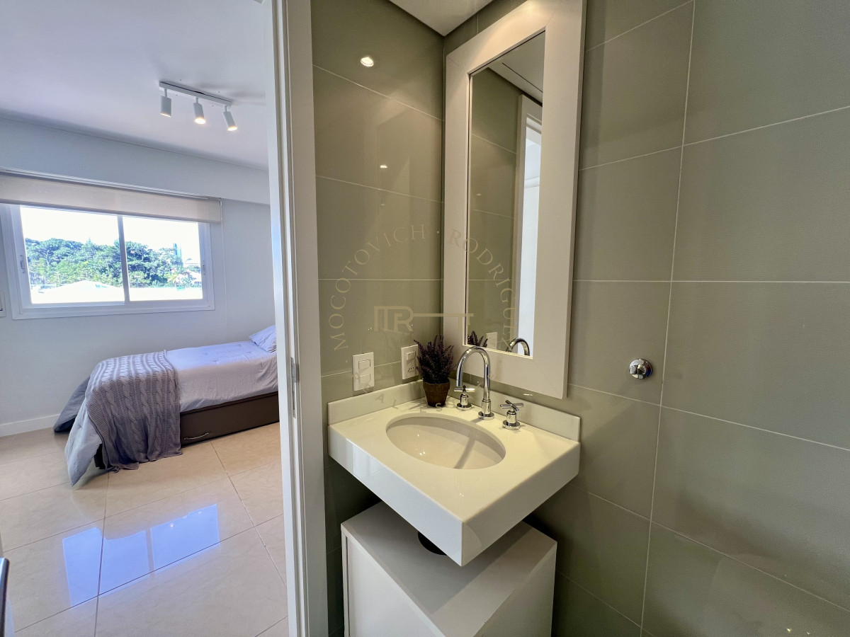 Apartamento ID.17 - Aquarela, 3 dormitorios en suite y dep. de servicio. Alquiler temporal.