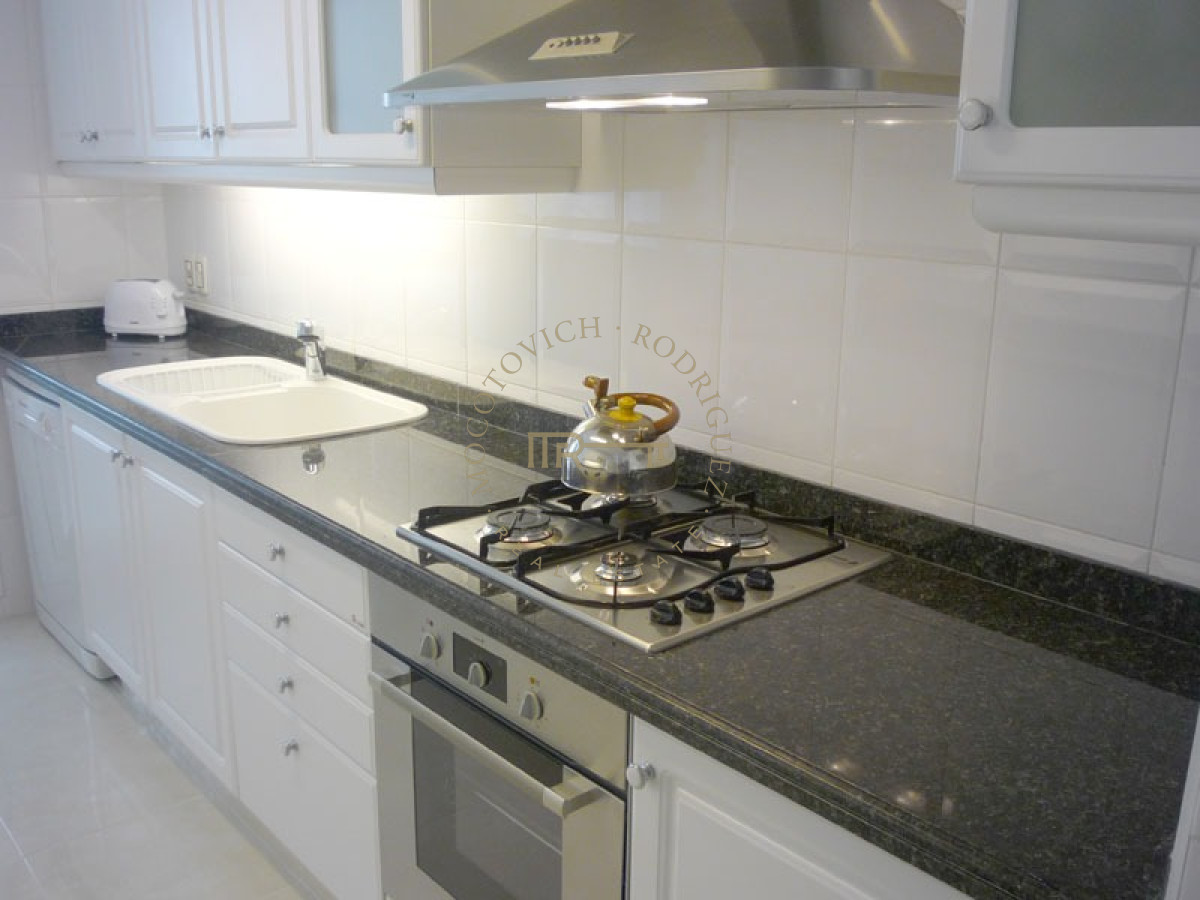 Apartamento ID.1077 - Esquinero en Le Jardin  al Puerto 3 dormitorios y dep. Vista al mar. 