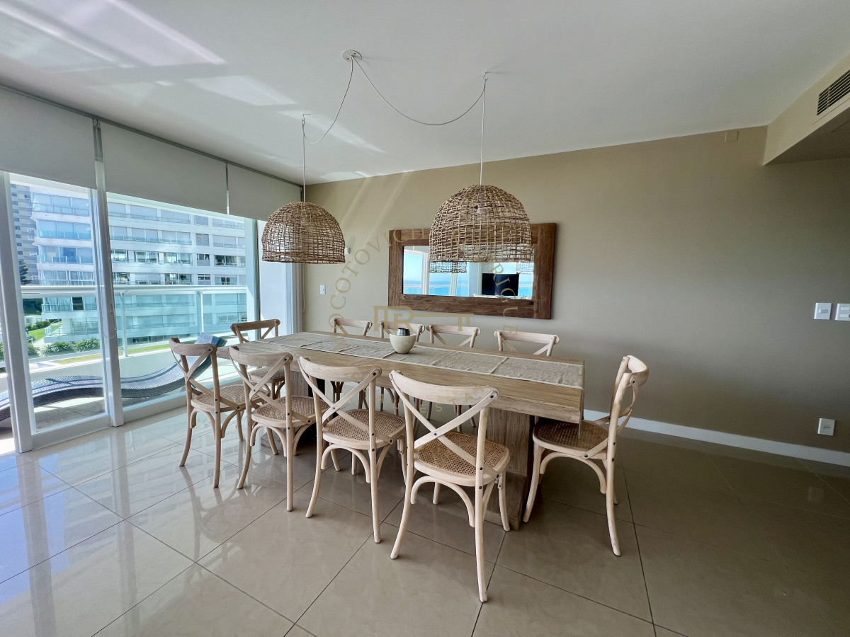 Apartamento ID.17 - Aquarela, 3 dormitorios en suite y dep. de servicio. Alquiler temporal.