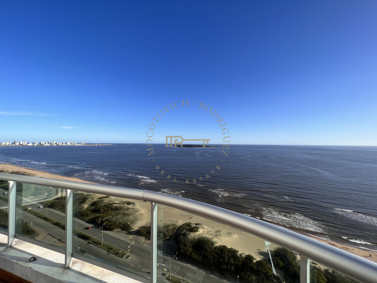 Apartamento ID.28 - Aquarela apartamento 2 dormitorios y dependencia. Alquiler Temporal. Piscina vista -Punta del Este