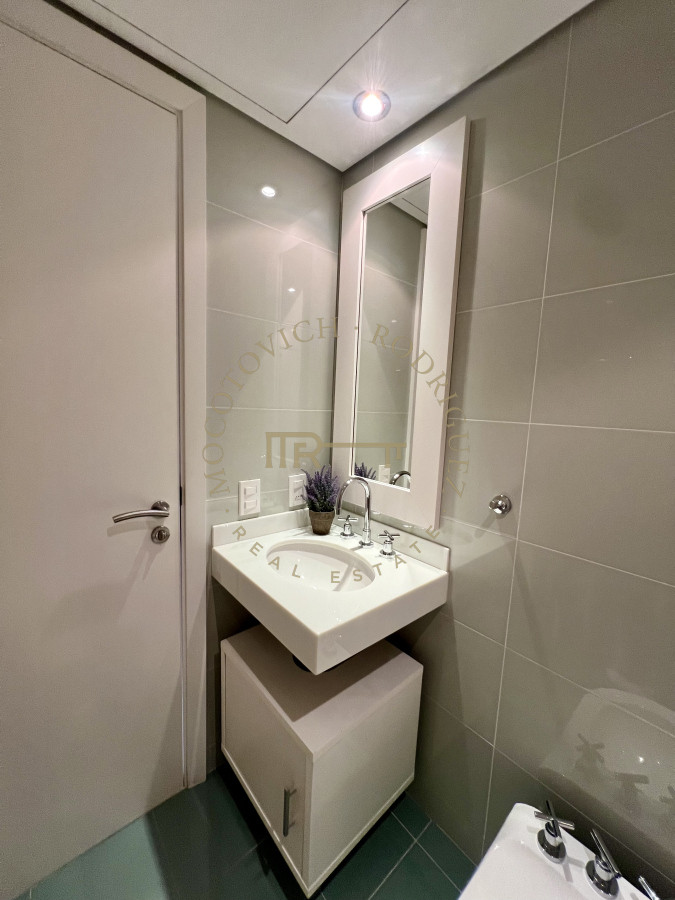 Apartamento ID.17 - Aquarela, 3 dormitorios en suite y dep. de servicio. Alquiler temporal.