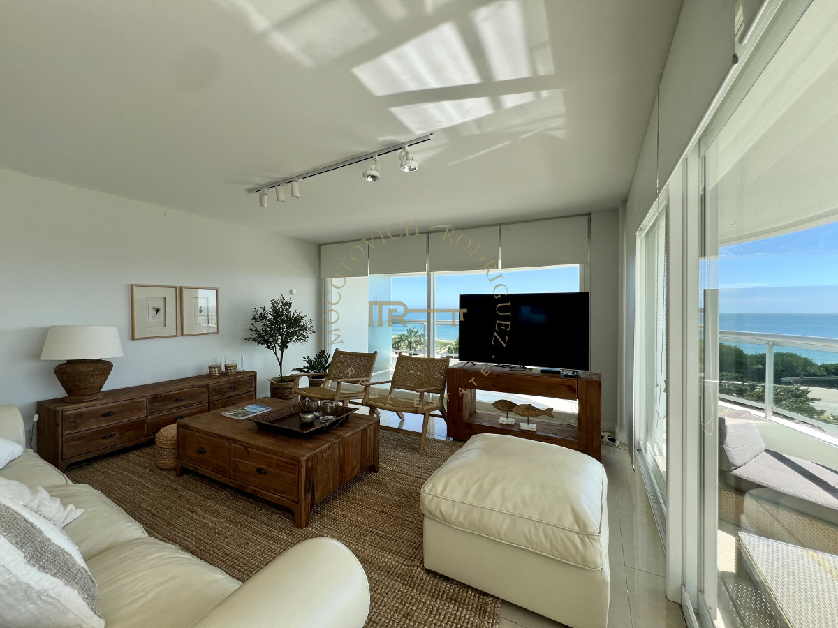 Apartamento ID.17 - Aquarela, 3 dormitorios en suite y dep. de servicio. Alquiler temporal.