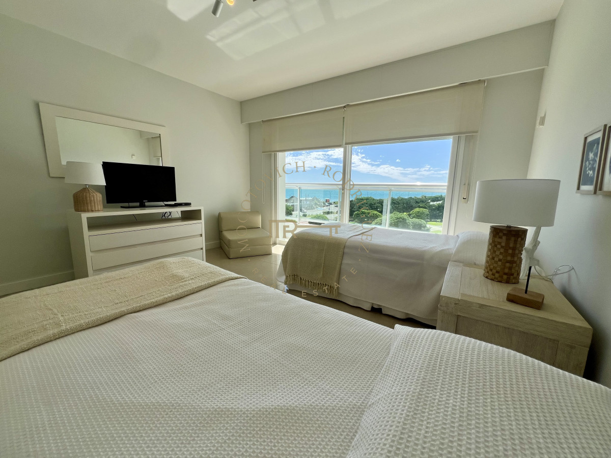 Apartamento ID.17 - Aquarela, 3 dormitorios en suite y dep. de servicio. Alquiler temporal.