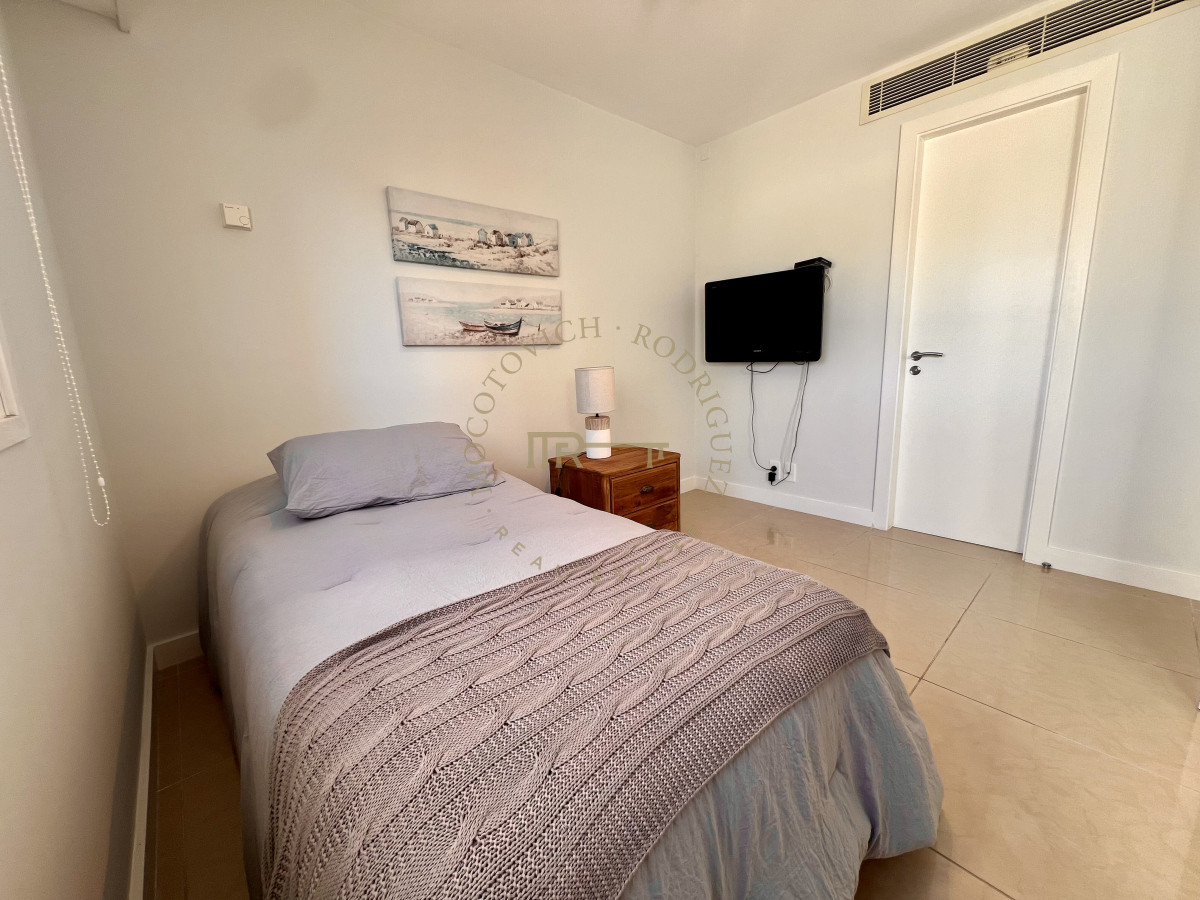 Apartamento ID.17 - Aquarela, 3 dormitorios en suite y dep. de servicio. Alquiler temporal.