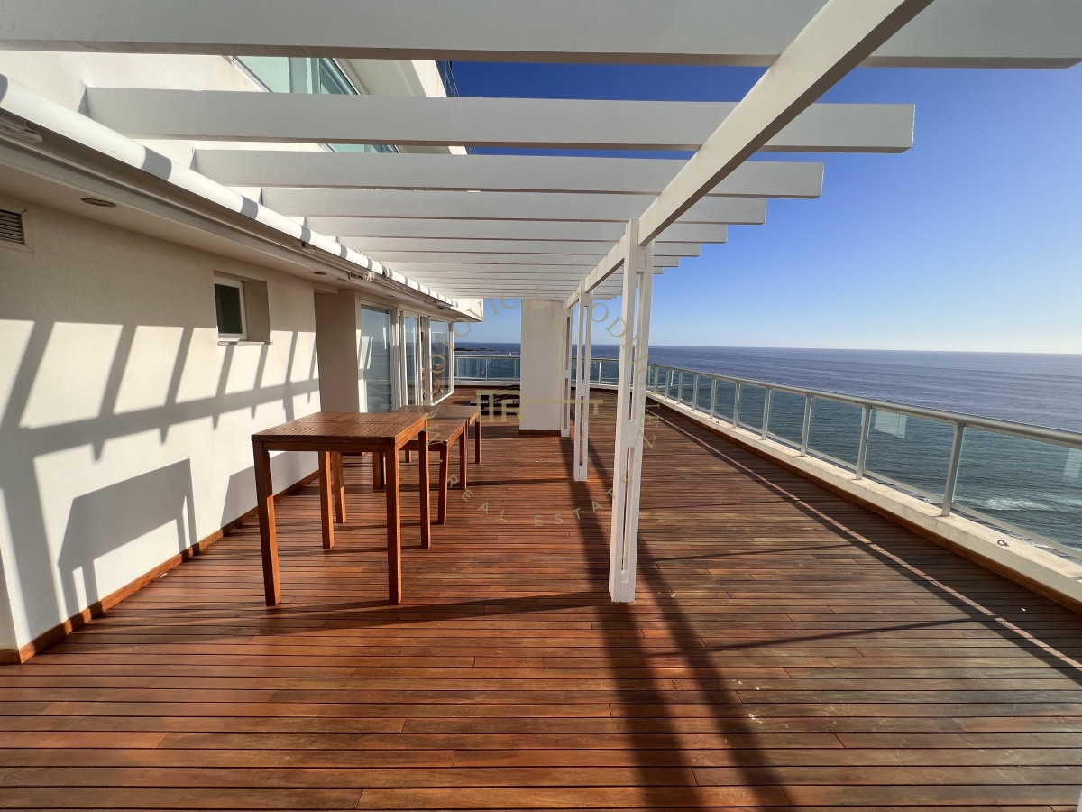 Apartamento ID.28 - Aquarela apartamento 2 dormitorios y dependencia. Alquiler Temporal. Piscina vista -Punta del Este