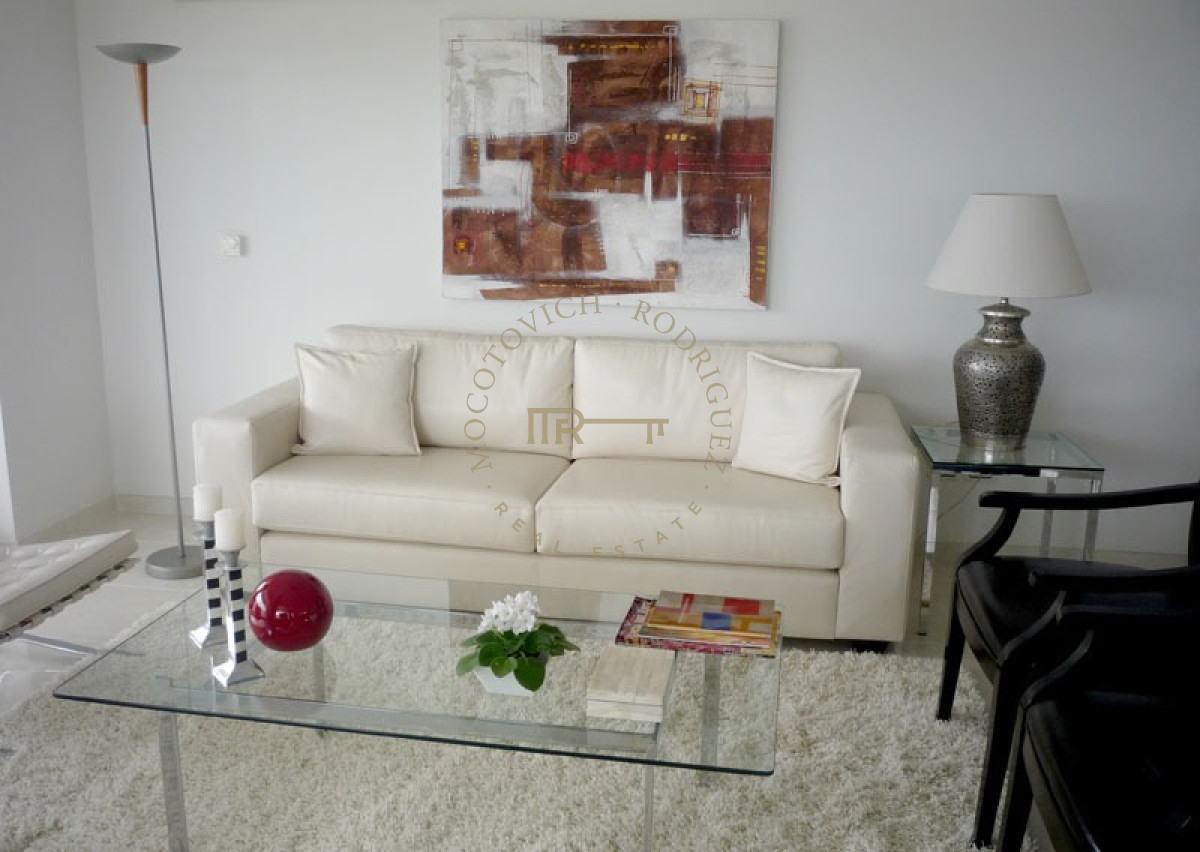 Apartamento ID.1077 - Esquinero en Le Jardin  al Puerto 3 dormitorios y dep. Vista al mar. 