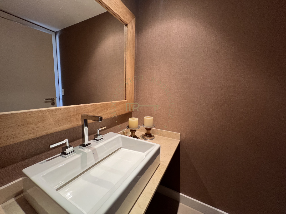 Apartamento ID.17 - Aquarela, 3 dormitorios en suite y dep. de servicio. Alquiler temporal.