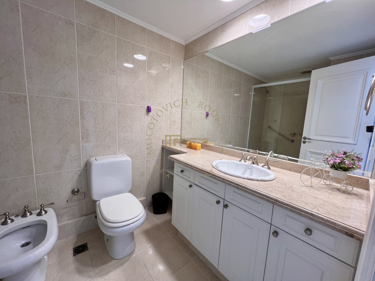 Apartamento ID.2390 - Alquiler anual - invernal 3 dormitorios Le jardin Punta del Este 