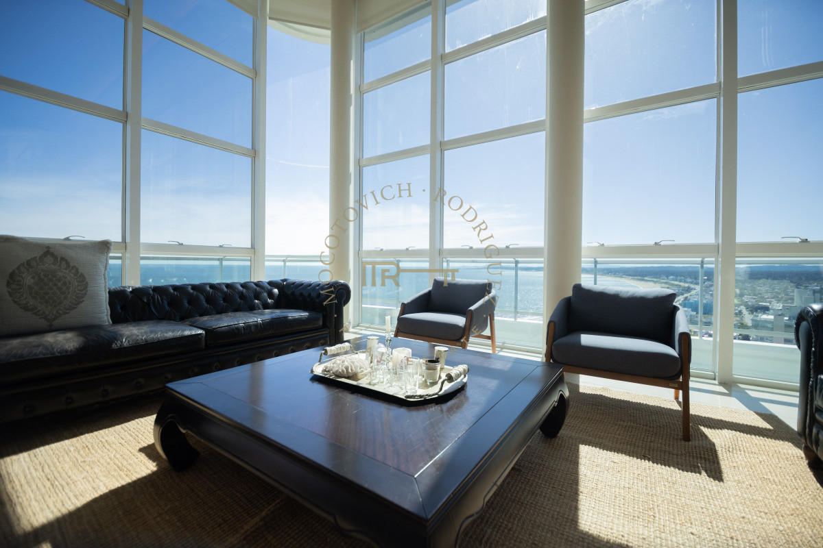 Apartamento ID.7 - Aquarela duplex en venta 4 dormitorios en venta. Playa Mansa. Punta del Este